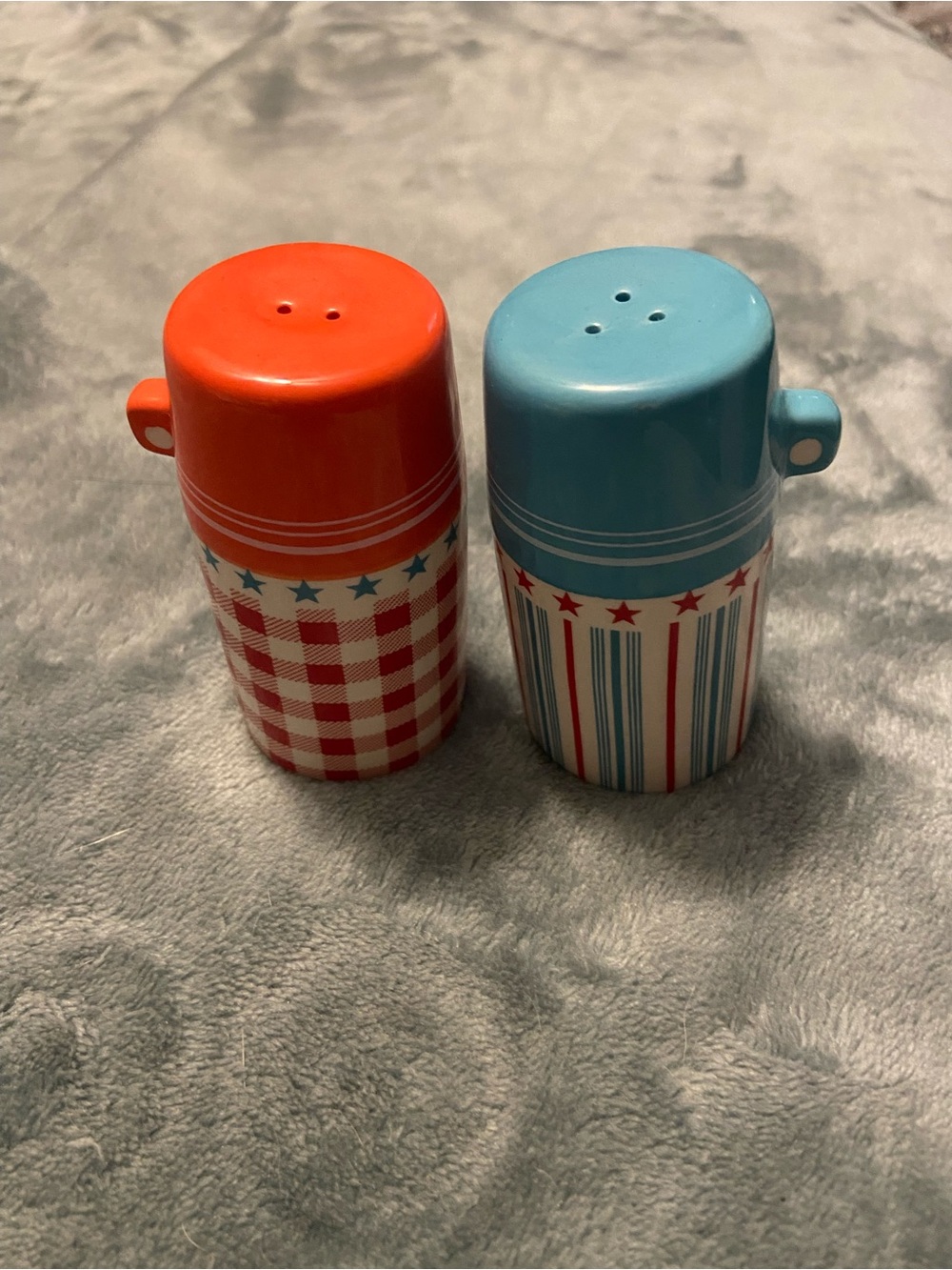 Red & Blue Ceramic Salt and Pepper Shakers - Patriotic Pattern